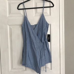 Lulu’s blue and white stripe summer romper NWT